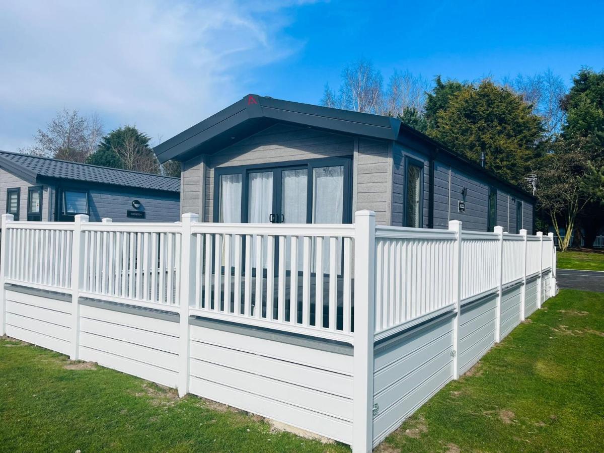 Honey Bee Lodge With Hot Tub York Eksteriør bilde