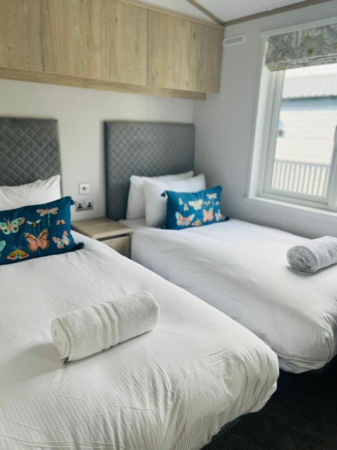 Honey Bee Lodge With Hot Tub York Eksteriør bilde