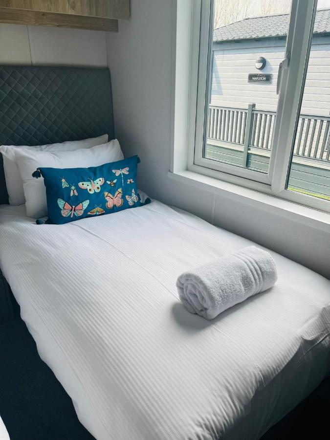 Honey Bee Lodge With Hot Tub York Eksteriør bilde